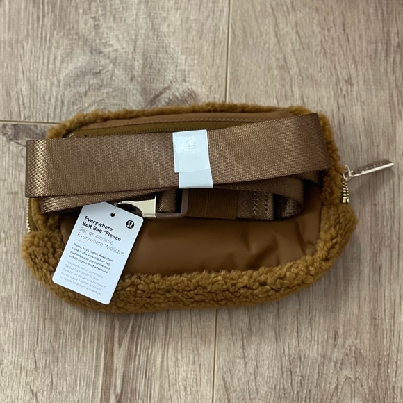Lululemon Everywhere Fleece Brown Belt Bag burnt caramel brown - Picture 4 of 4